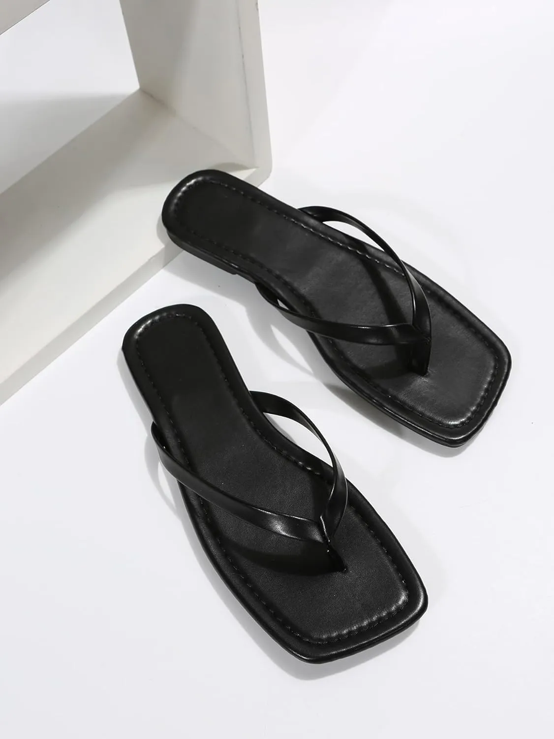 GORGLITTER Women's Flip Flops Square Thong Sandals Summer Flat Slippers