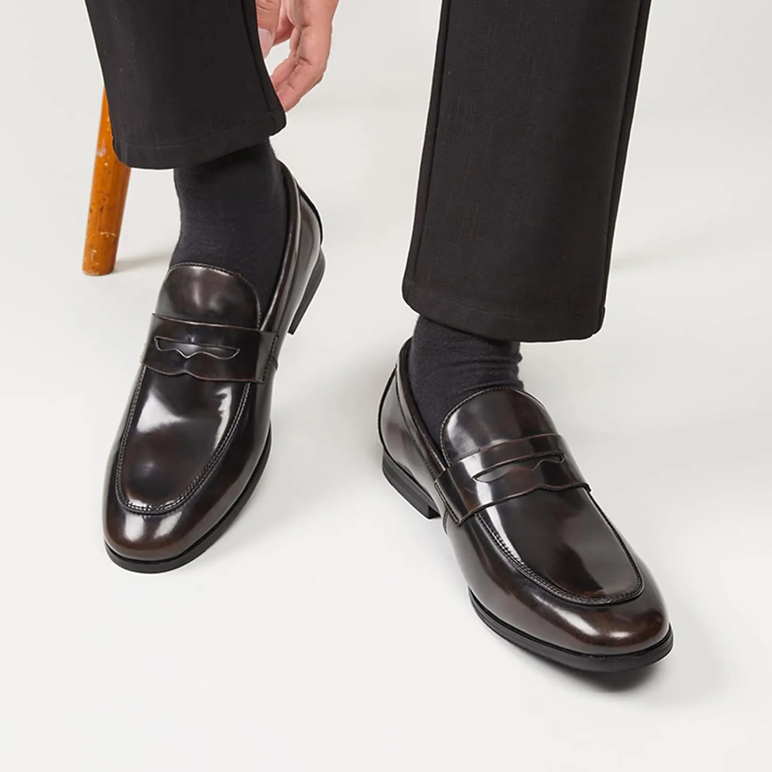 Men's Genuine Leather Slip-On Penny Loafer Fashion Classic Cap Toe Low Top Smoking Driving Moccasins Dress Shoes British Retro Tuxedo Formal Shoes for Prom Wedding Business Casual